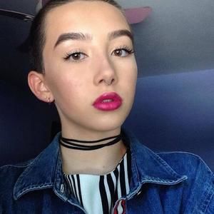 Meet your Posher, Lily